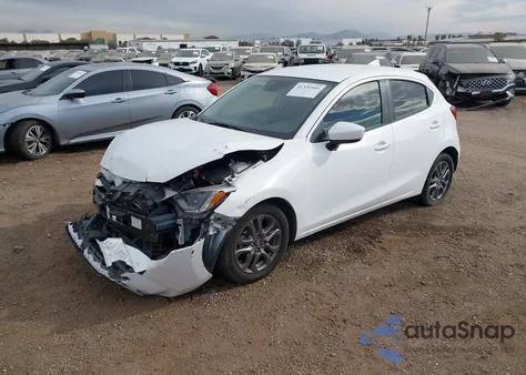 2020 Toyota Yaris Xle z USA, uszkodzony, nr VIN 3MYDLBJV0LY705097